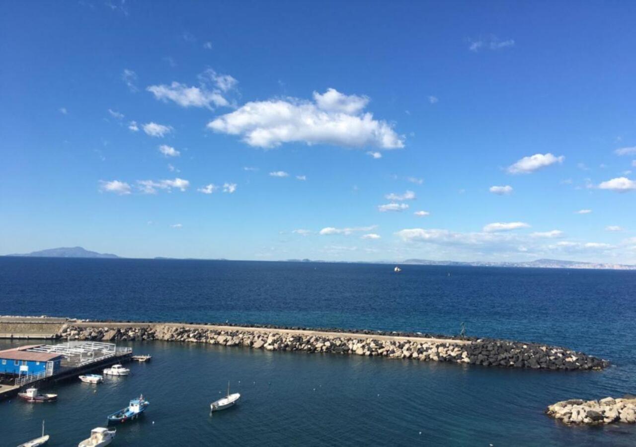 Relais Del Mare Con Terrazza Fronte Mare Free Parking Leilighet Massa Lubrense Eksteriør bilde