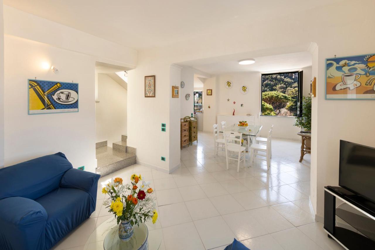 Relais Del Mare Con Terrazza Fronte Mare Free Parking Leilighet Massa Lubrense Eksteriør bilde