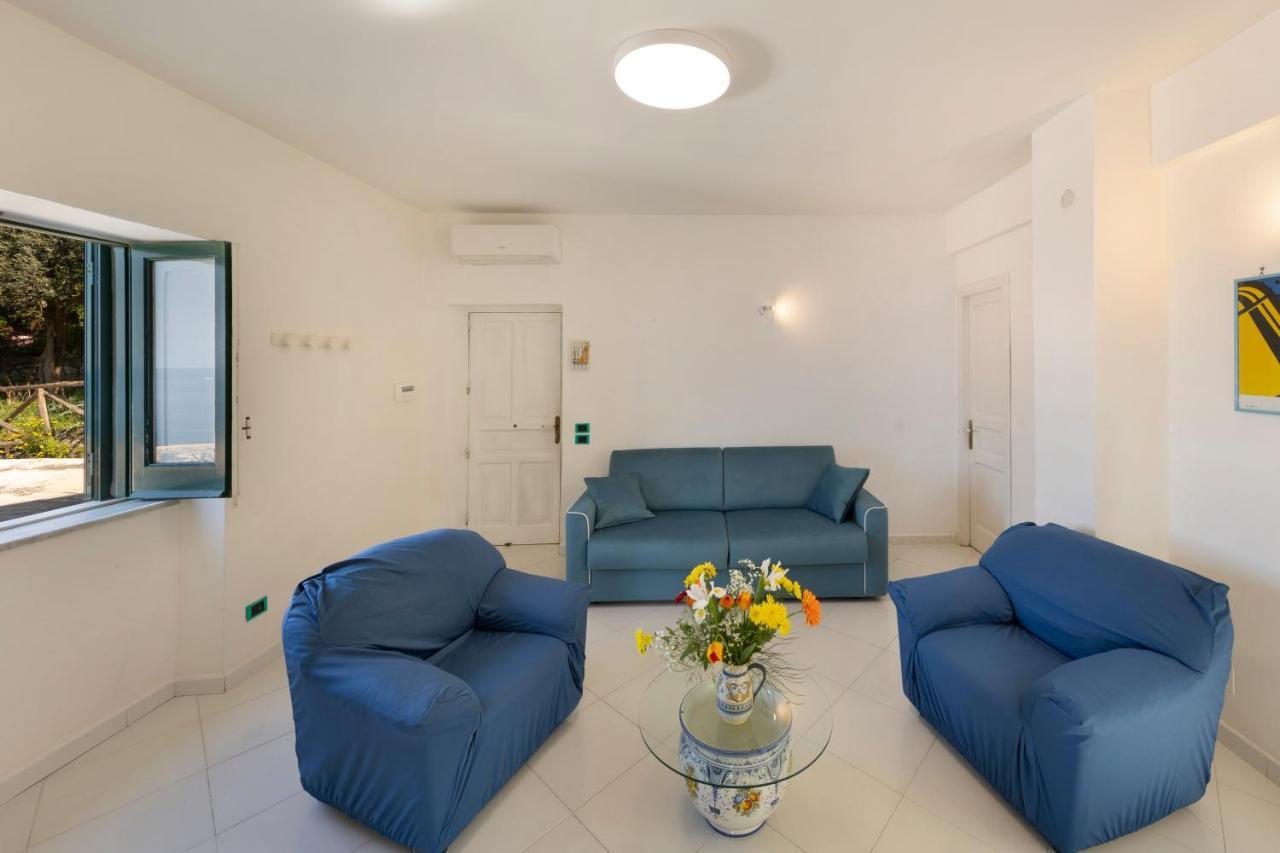 Relais Del Mare Con Terrazza Fronte Mare Free Parking Leilighet Massa Lubrense Eksteriør bilde