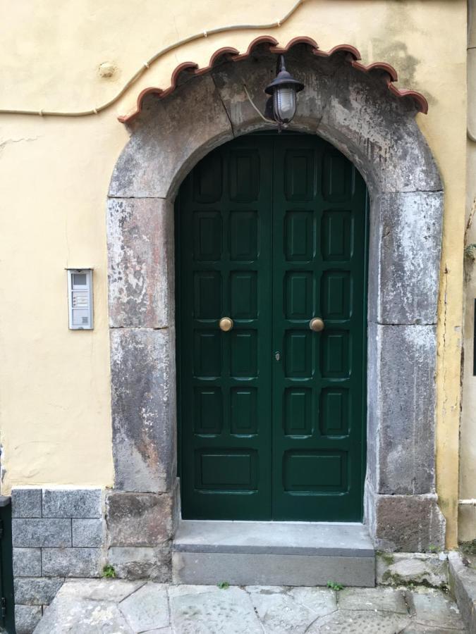 Relais Del Mare Con Terrazza Fronte Mare Free Parking Leilighet Massa Lubrense Eksteriør bilde
