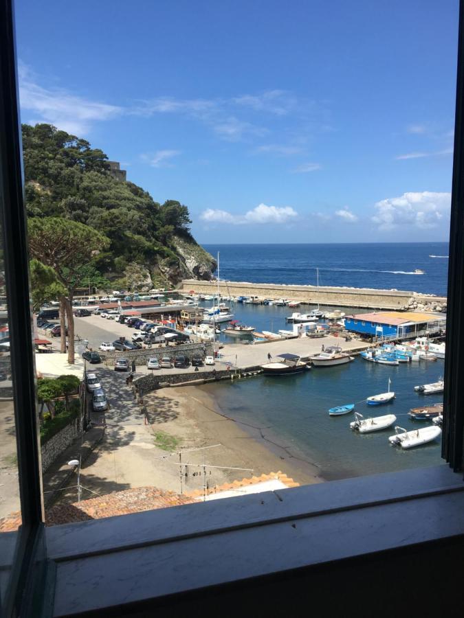 Relais Del Mare Con Terrazza Fronte Mare Free Parking Leilighet Massa Lubrense Eksteriør bilde